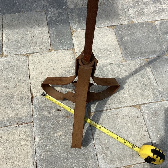 Vintage - Sword Styled Ashtray - Extremely Unique - Free Standing - Rustic Metal - Picture 9 of 11